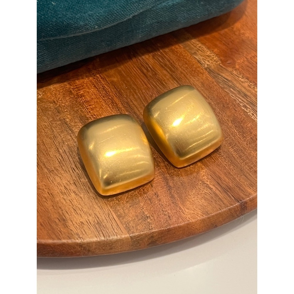 Vintage Gold (faux) Clip On Earrings